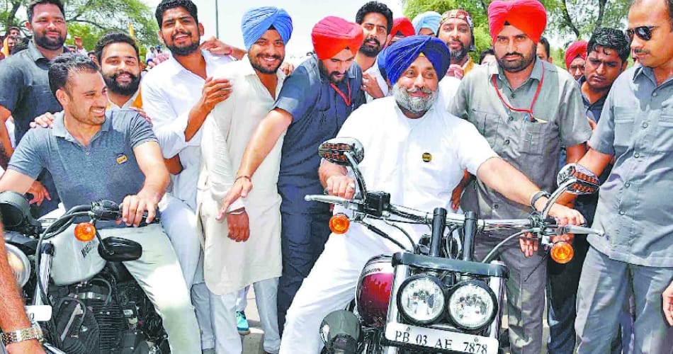 Sukhbir singh badal attacks on aam aadmi party