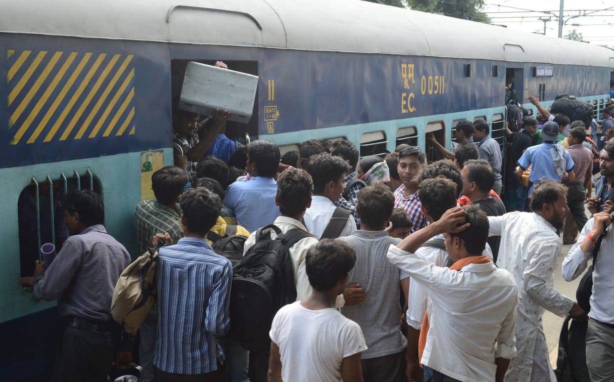 crowded in  train can not find a place in Rakhi 