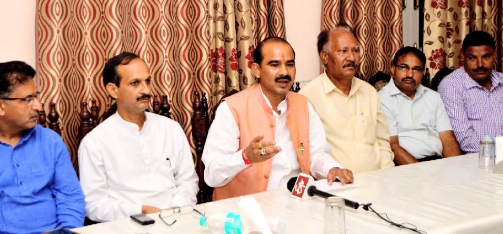 minister of state for textiles Ajay Tamta announces textile park for himachal
