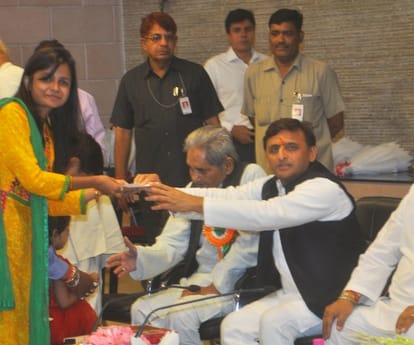  UP govt to honour Sakshi malik with rani lakshmibai award.