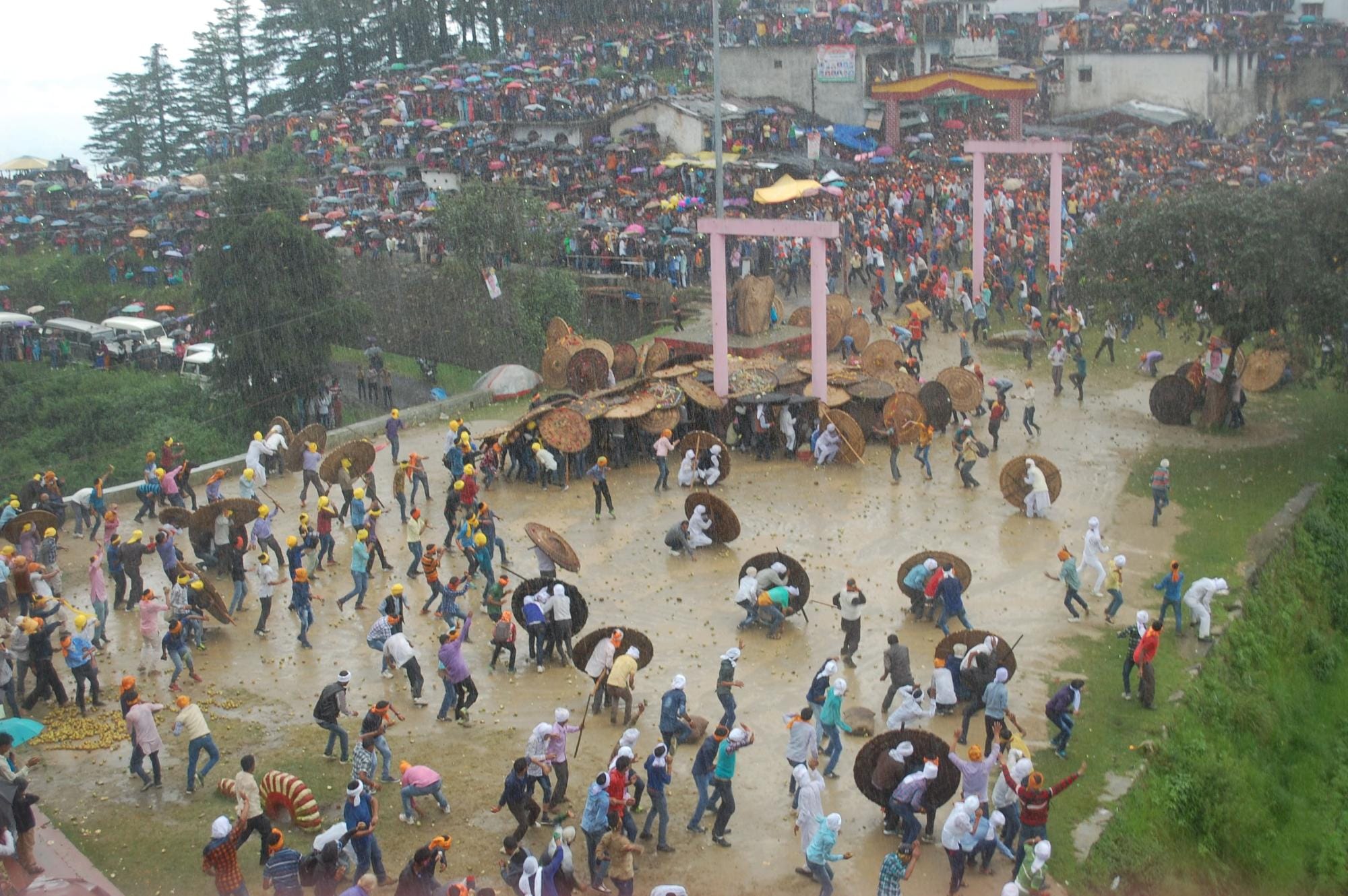 devidhura bagwal stone war in uttarakhand on raksha bandhan