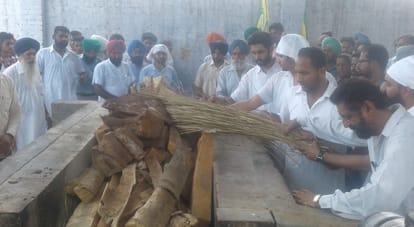 Funeral of Professer gurdayal singh is in jaito