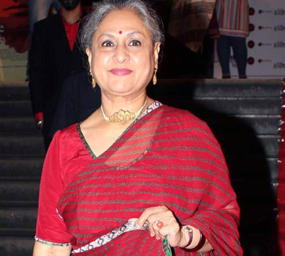 jaya bachchan scolds students in mumbai college