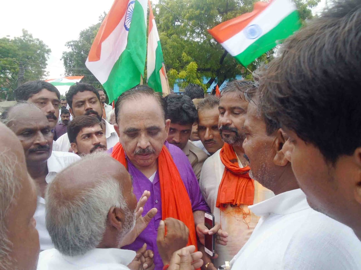 Minister's convoy stopped