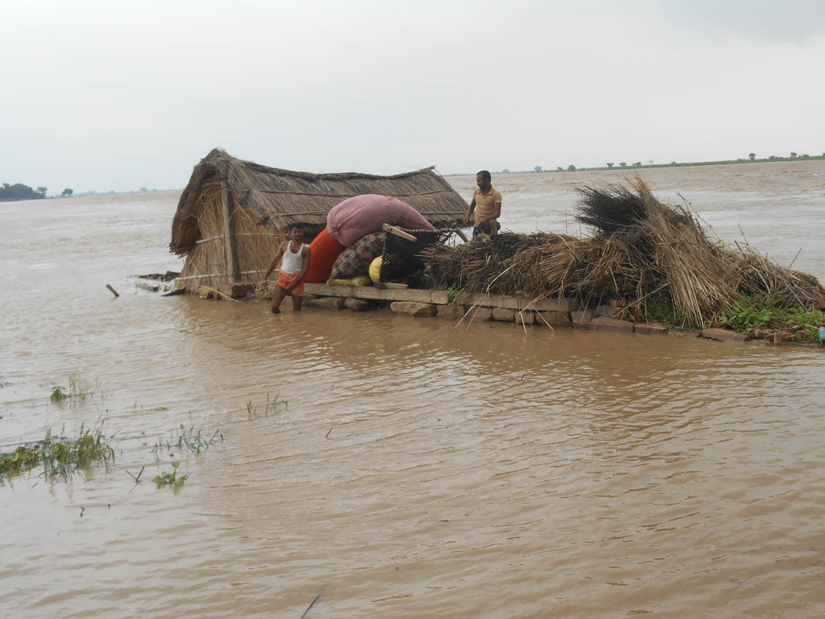 Threat to village from the flood 