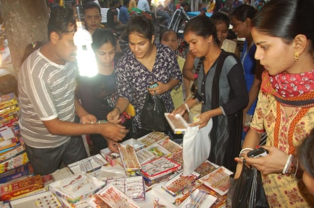 Raksha Bandhan festival symbolizing the love of brothers and sisters today