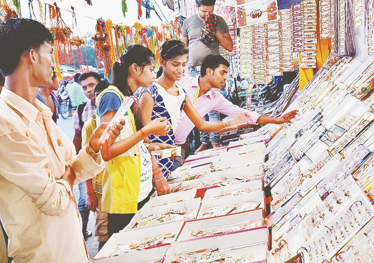 sisters bought rakhi fro brothers