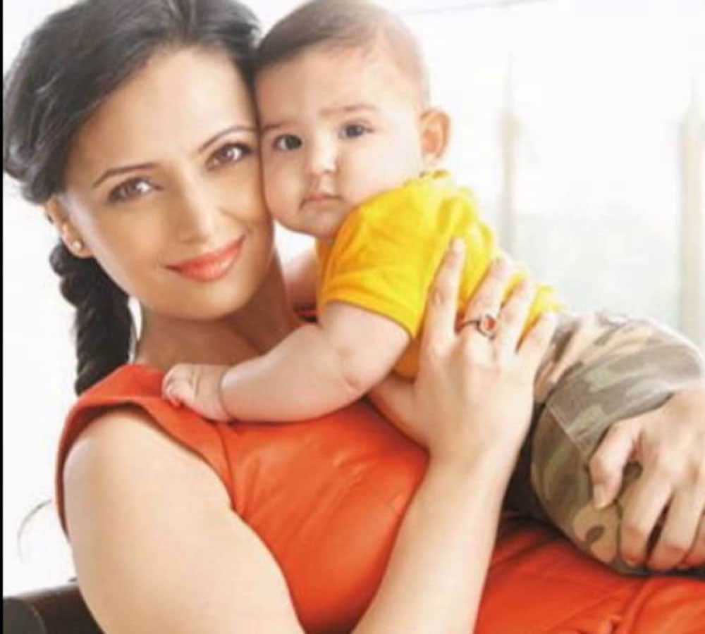 roshni chopra blessed with a baby boy reyan