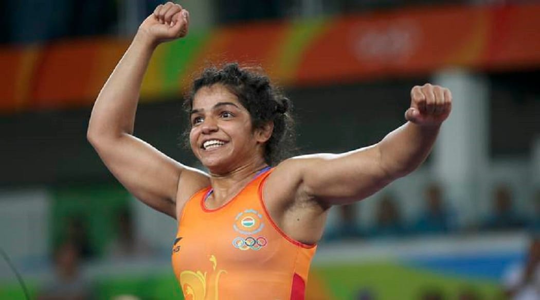 lady sultan sakshi malik enters in asian championship finals, no solution of her manoeuvre