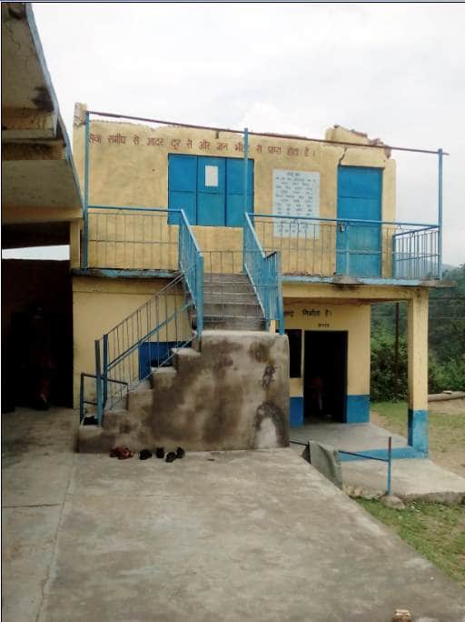 Panesh govt primary school without roof in cm virbhadra singh constituency  