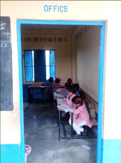 Panesh govt primary school without roof in cm virbhadra singh constituency  