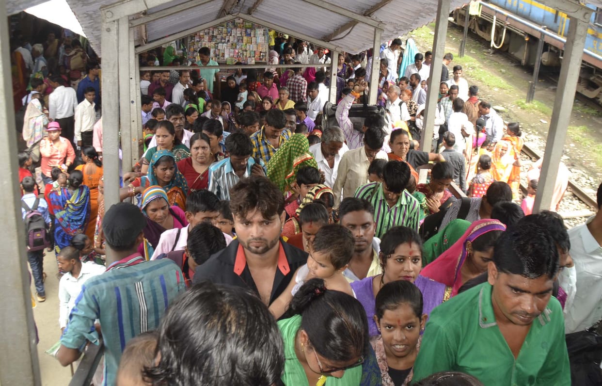 The transport system collapsed crowd
