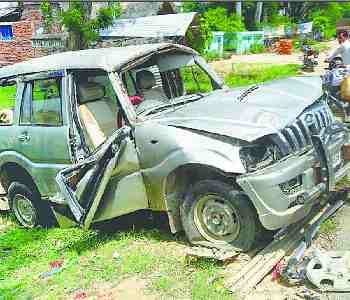 SUV upturned, one death, two injured