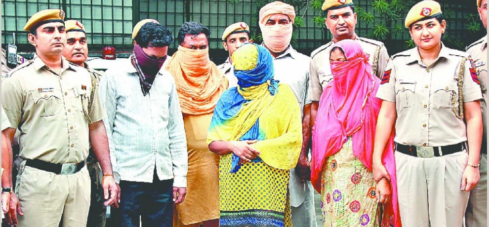 girl retrurns home after 10 year case: 8 arrest including 2 women