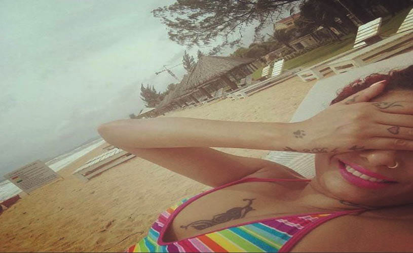 Ex-Bigg Boss contestant enjoying in beach