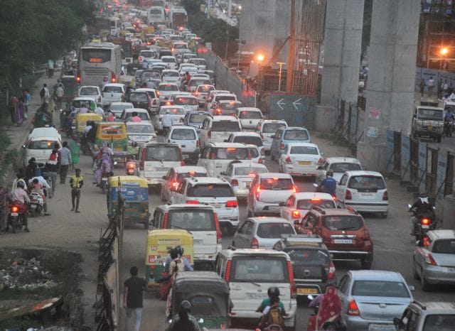 traffic jaam on ocasion of rakhi