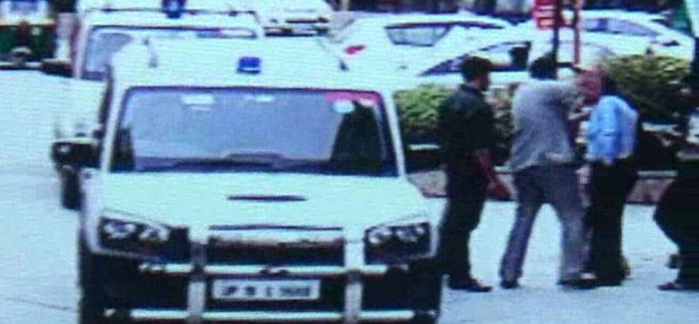 union minister mahesh sharma driver beaten security guard of society for stopping car, video viral