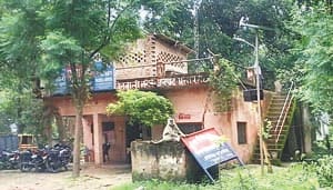 monket ruckus in police chowki