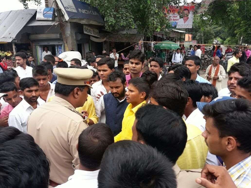 Students against irregularities put the jam