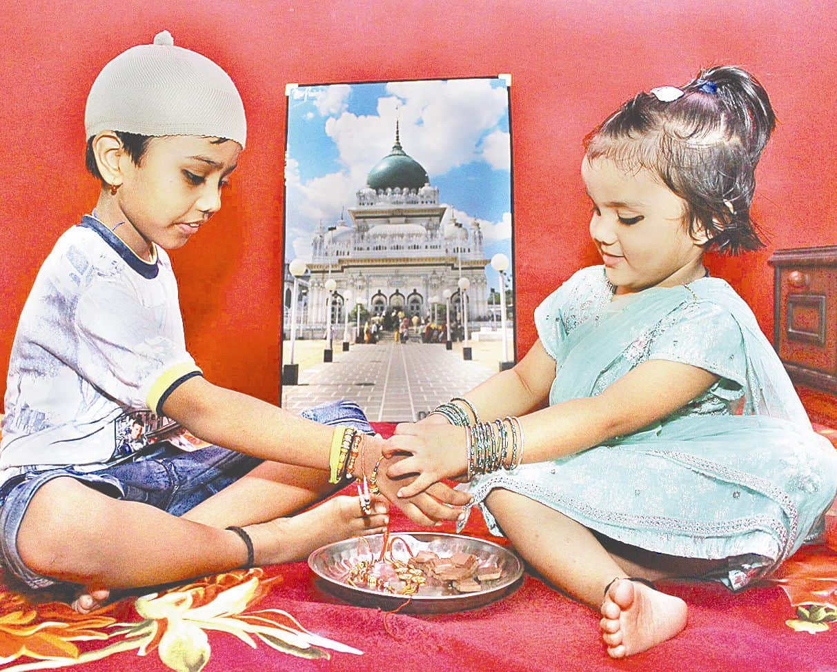 Lunar eclipse on Raksha Bandhan, know when is the auspicious time for tying rakhi