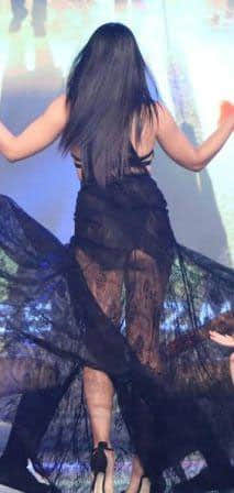 Regina Cassandra suffers wardrobe malfunction