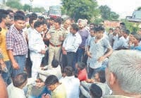 death of line man, angry ralative, road jam, karnal