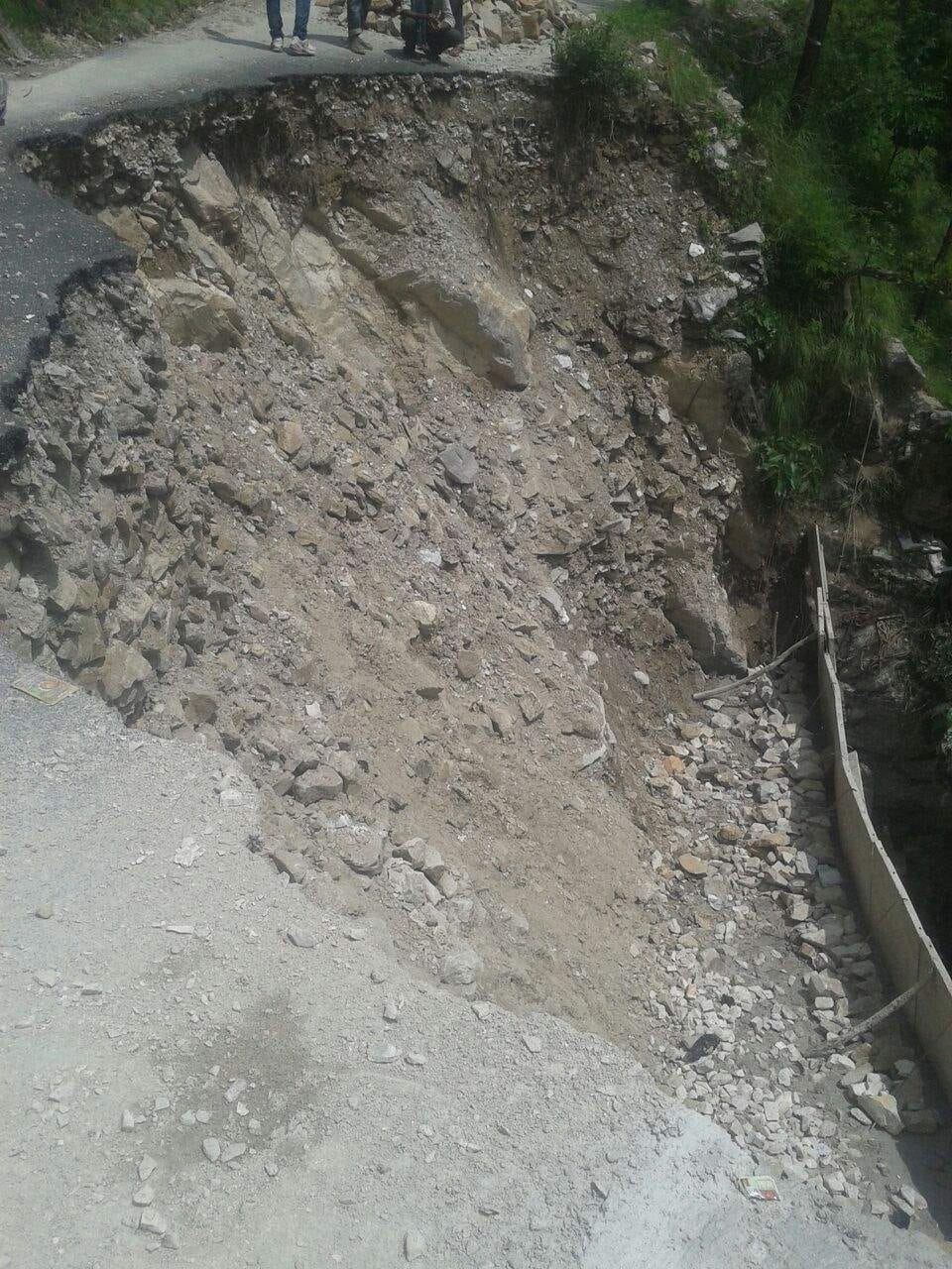 Bugrasi-walk crooked road difficult