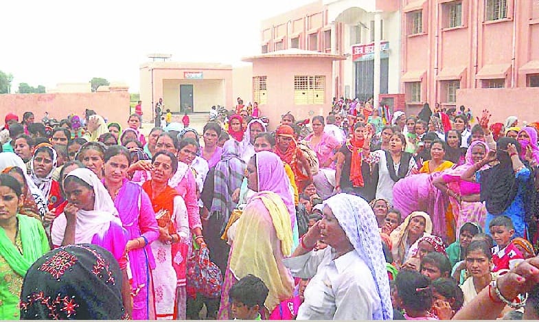 Sisters arrived jail, tie rakhi