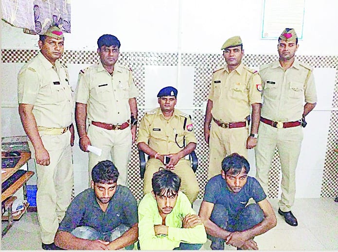 Three crooks caught in a shootout