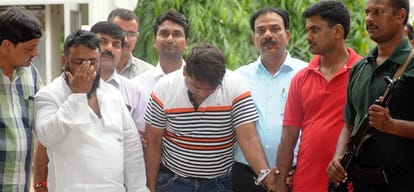 delhi special cell arrest two men with illegal weapons came from pakistan via nepal