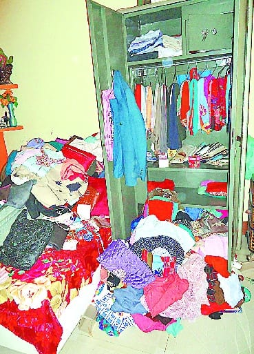 Terrorizing women jewelery looted