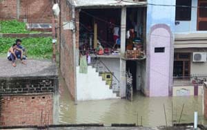 Roofs made on Ashiana , increased fear of thieves