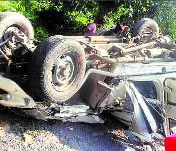 Bus and Bolero clashed, killing one person