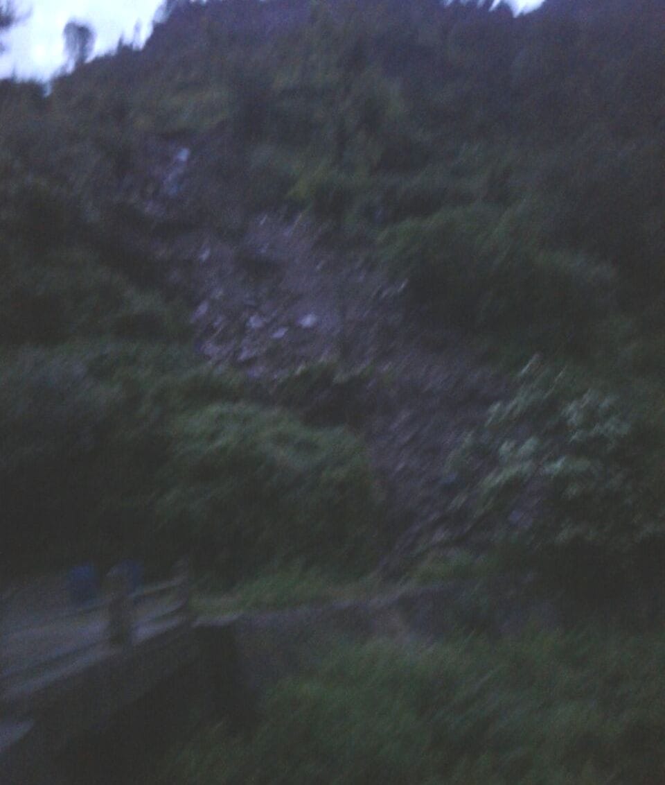 cloud burst in pauri, seven disappeared.