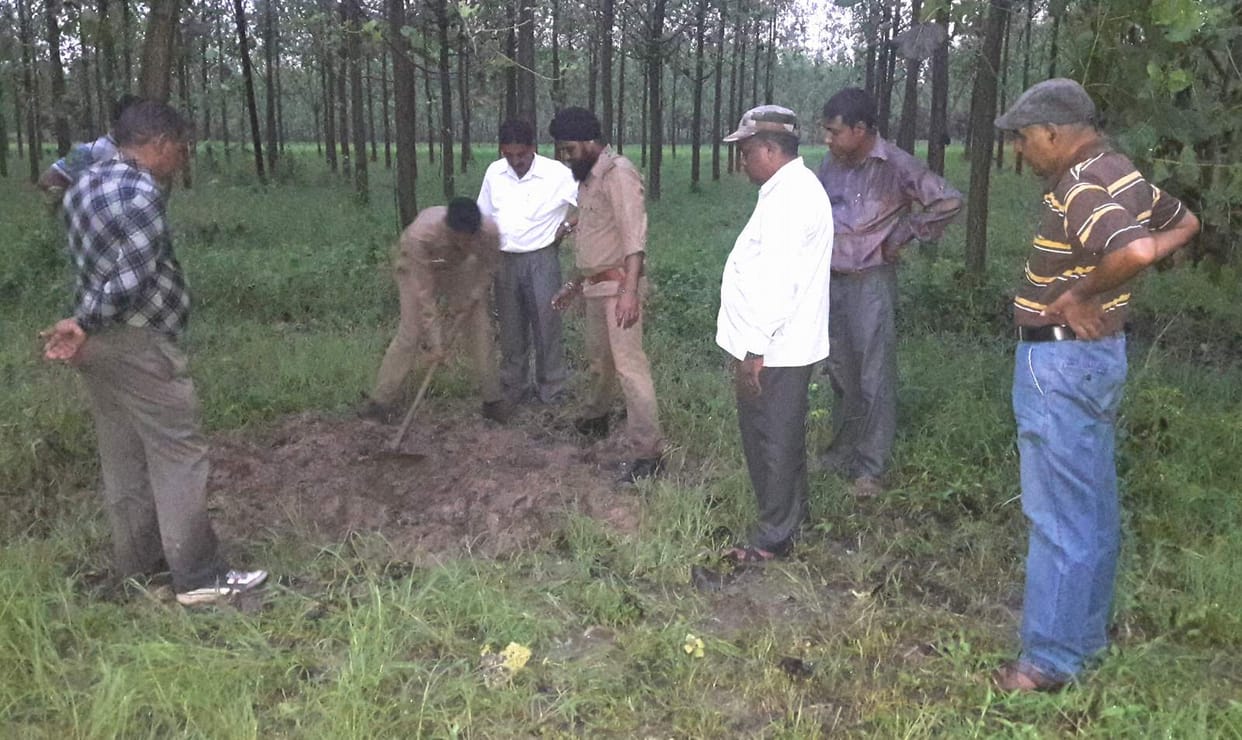 villagers shot dead leopard, dead body burried