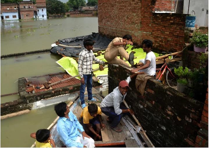 Water level of ganga overflow in varanasi