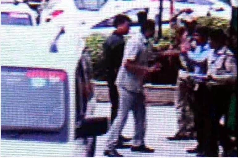 central minister security person dispute with guards