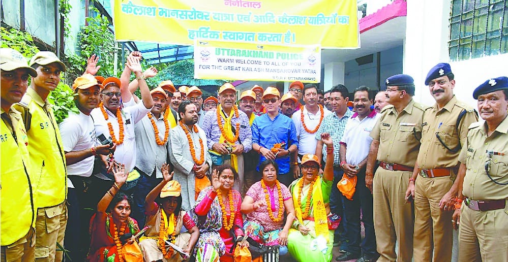 The final group of passengers rushed to Kailash Mansarovar