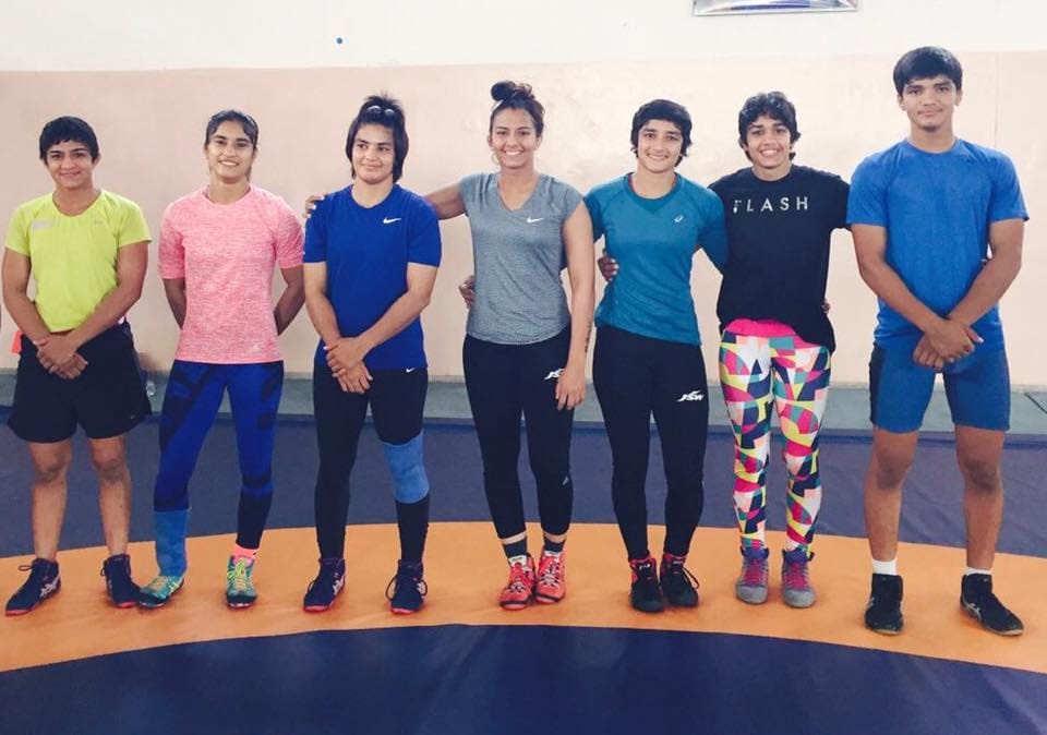 aamir khan movie dangal daughters and phogat sisters posts on facebook, users comments