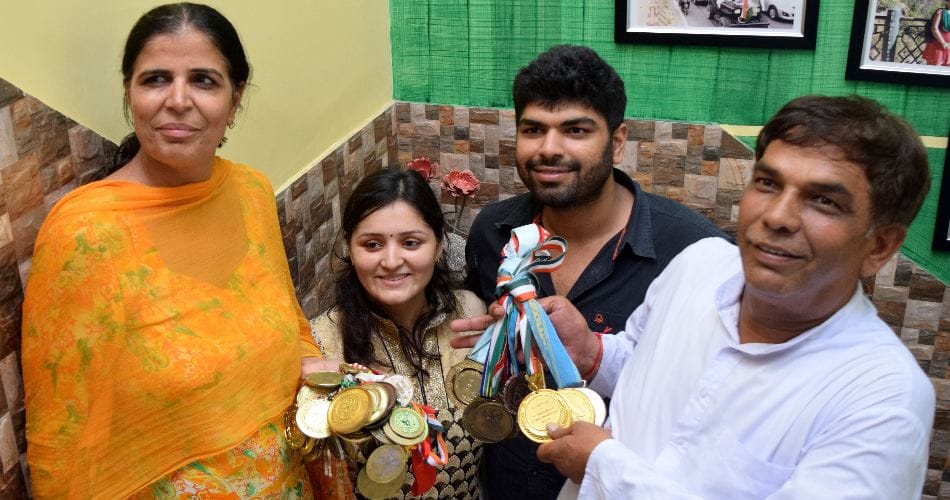 olympic medal winner wrestler sakshi malik said emotional words to father on phone