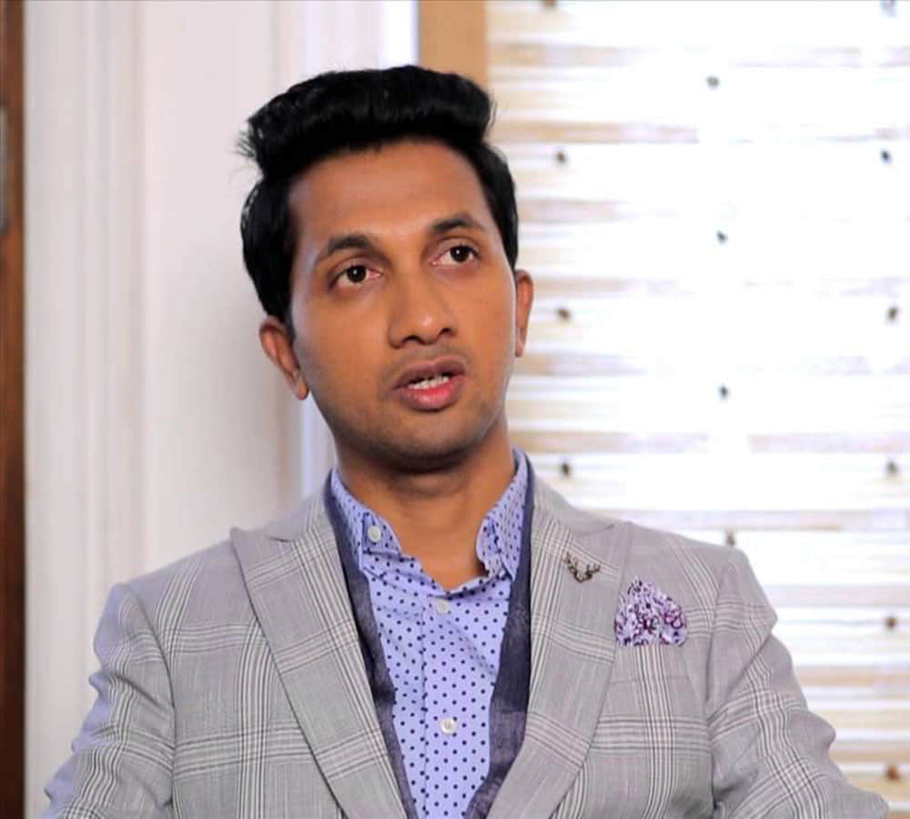 Coolie Son Set Up 100 Crore Company with just 25 thousand