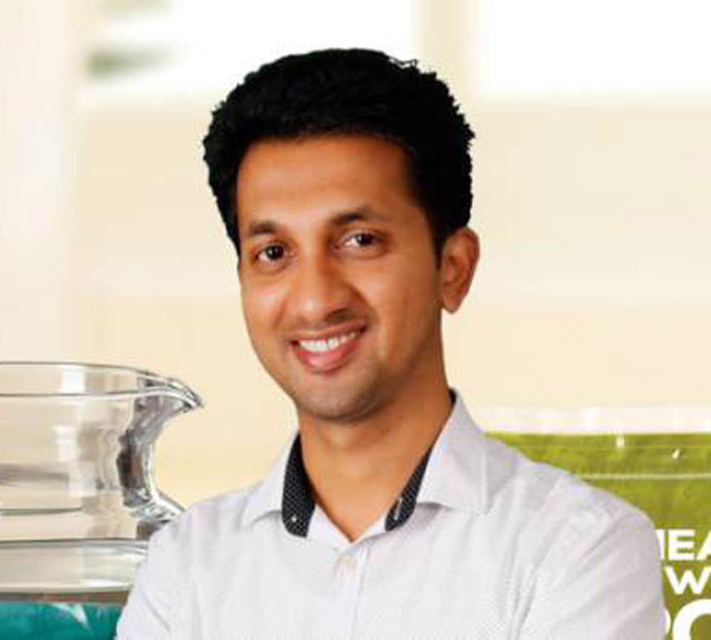 Coolie Son Set Up 100 Crore Company with just 25 thousand