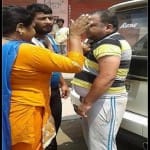 मनचले को महिला ने सिखाया सबक