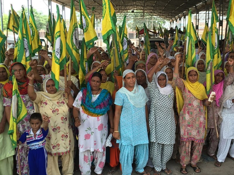 Government erupted on women farmers, women farmers walked on the street, Sangrur