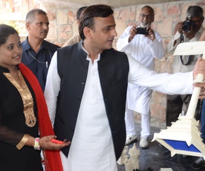 UP govt accepts demands for small cottage industries.