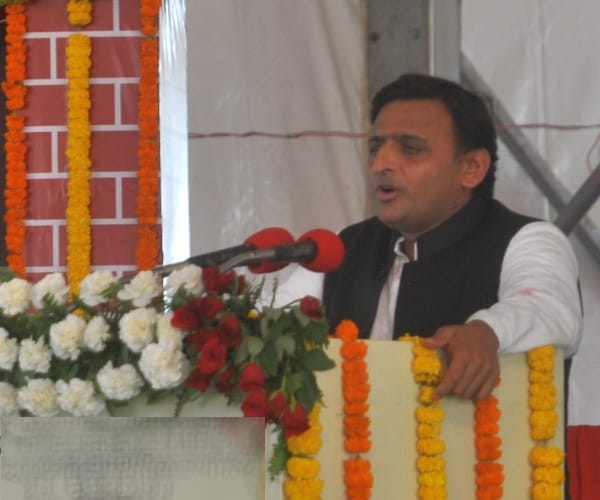  Akhilesh yadav challenges opposition to discuss on development.