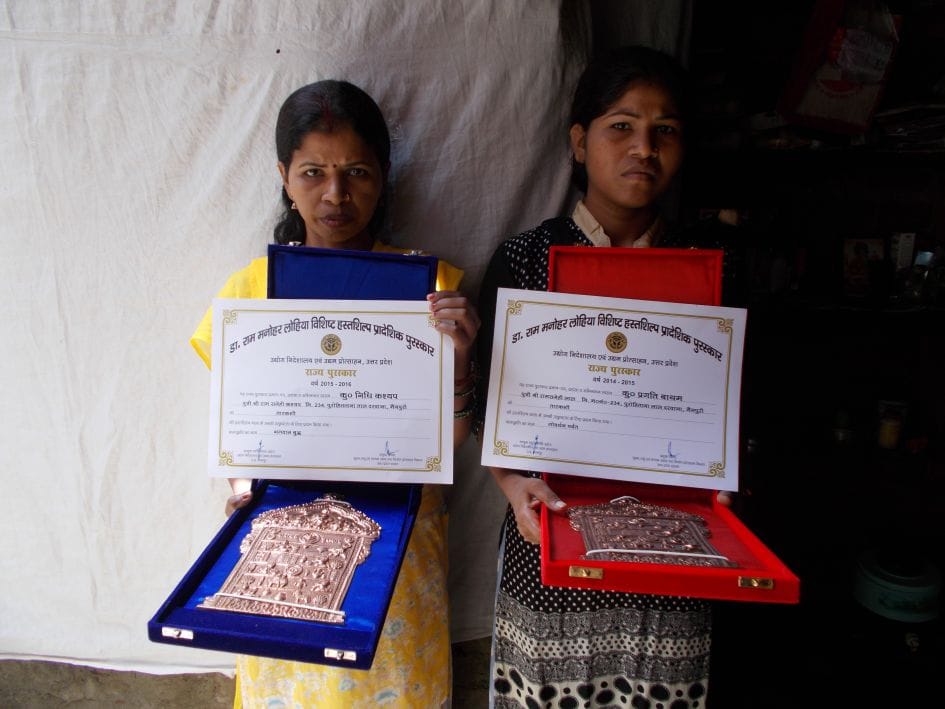 Two daughters had Tarkshi state award