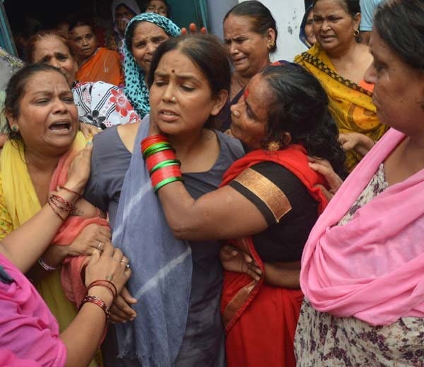 14 years old boy crushed by truck in ambala, mother fainted by watching dead body