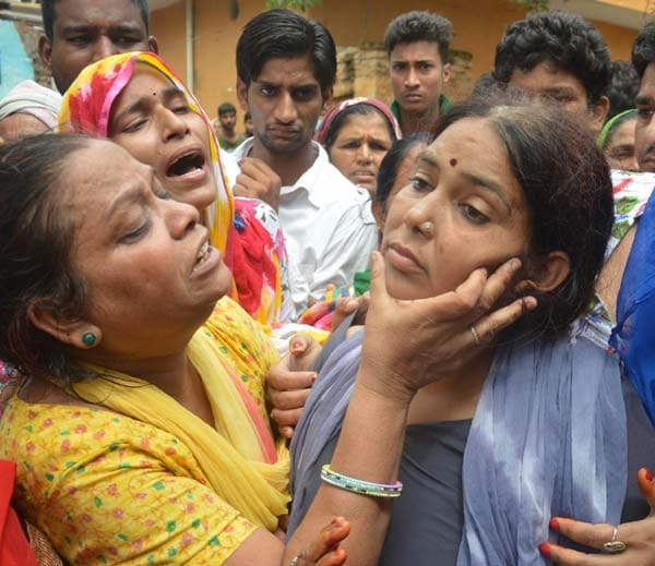 14 years old boy crushed by truck in ambala, mother fainted by watching dead body