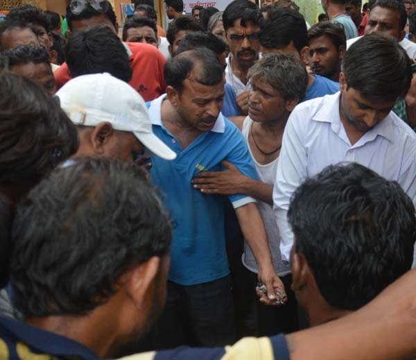 14 years old boy crushed by truck in ambala, mother fainted by watching dead body